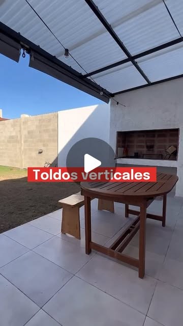 Toldos verticales instalados por Guillot en un quincho